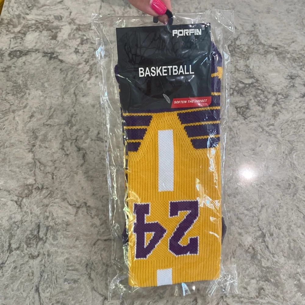 Kobe Bryant Los Angeles Lakers #24 Men’s Basketball Socks - Picture 2 of 10